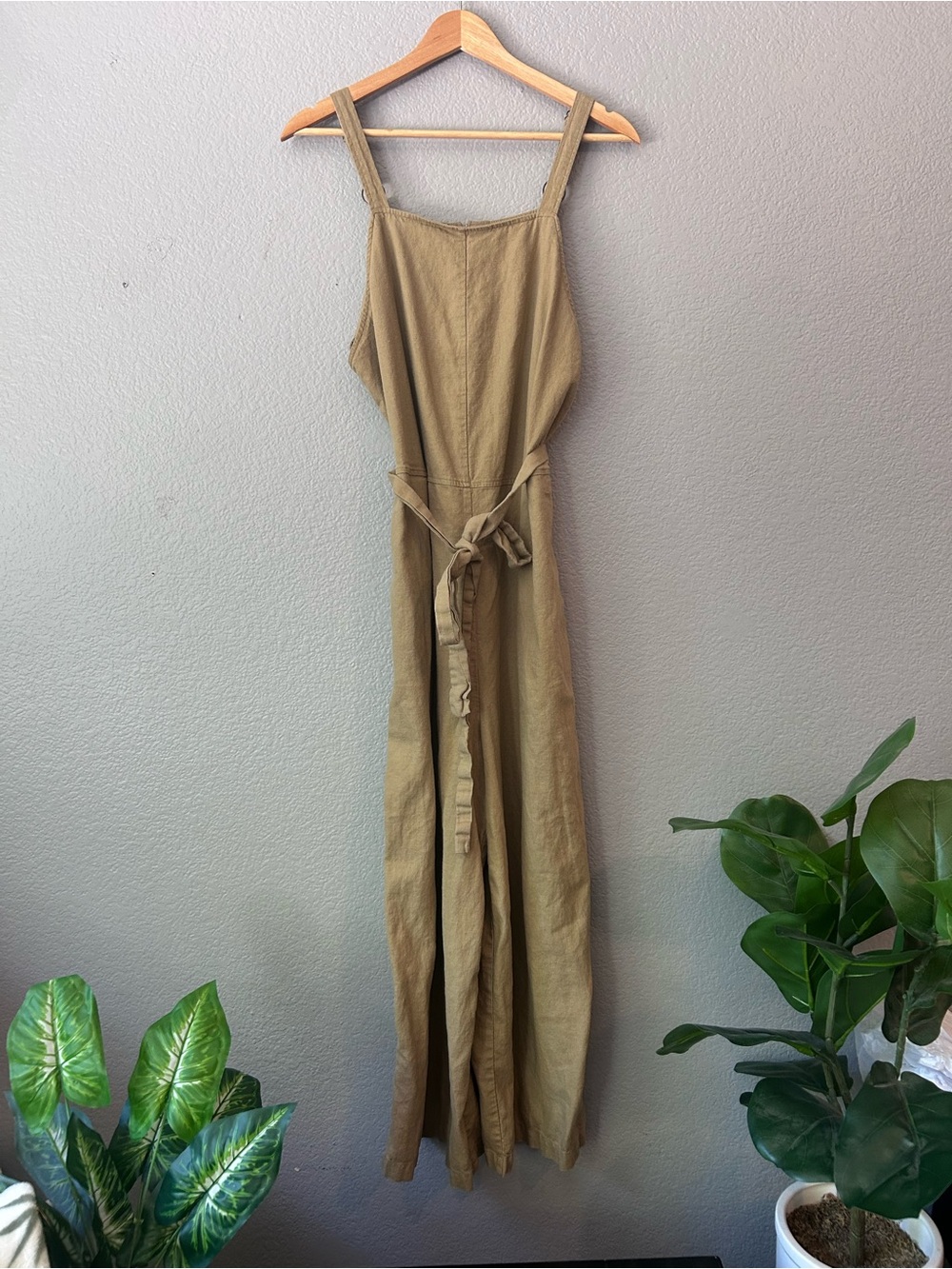 Tan Summer Wide-Leg Jumpsuit with Tie Waist Size Large